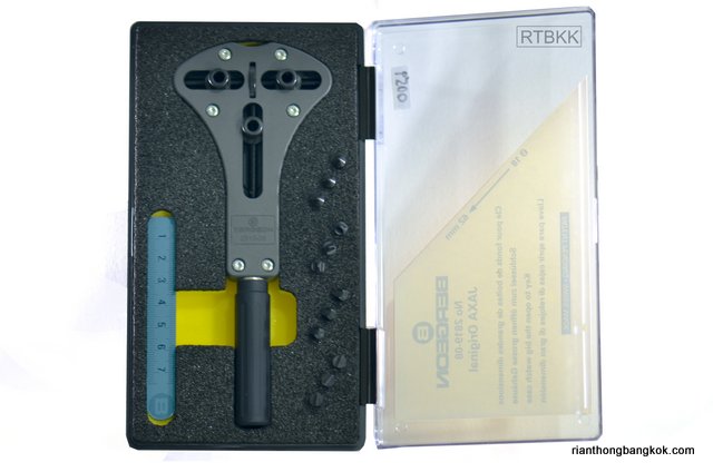 อุปกรณ์เปิดปิดฝาหลังนาฬิกาแบบหมุนเกลียว Bergeon 2819-08 Jaxa Jumbo อุปกรณ์เปิดปิดฝาหลังนาฬิกาแบบหมุนเกลียว Bergeon 2819-08 Jaxa Jumbo
